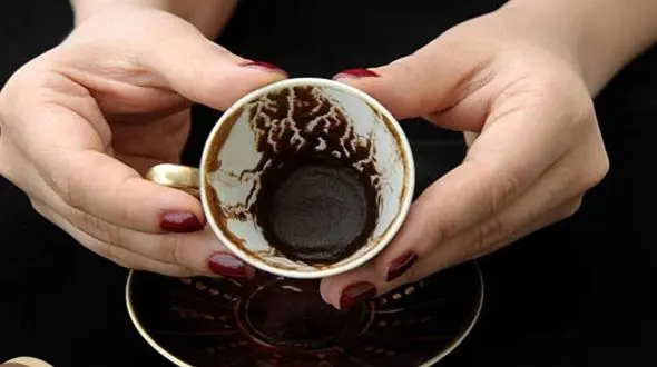 فال قهوه با نشان روز یکشنبه 19 بهمن 1404/ شانس و اقبال به سراغت آمده جاده در فال؛ به اهداف  ومقاصدتان میرسید