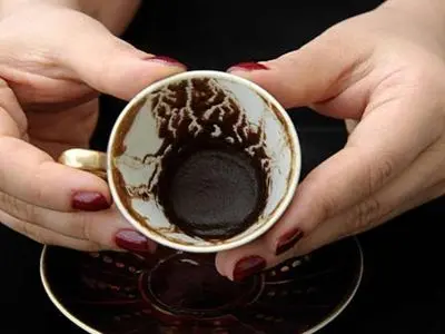 فال قهوه با نشان روز یکشنبه 19 بهمن 1404/ شانس و اقبال به سراغت آمده جاده در فال؛ به اهداف  ومقاصدتان میرسید