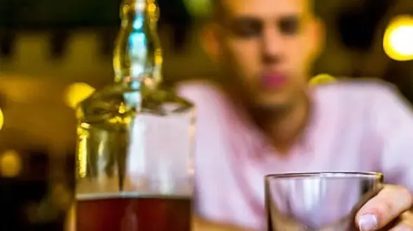 حتی روزی یک نوشیدنی الکلی؛ «آستانه ایمنی» وجود ندارد و خطر 10 نوع سرطان تأیید شد