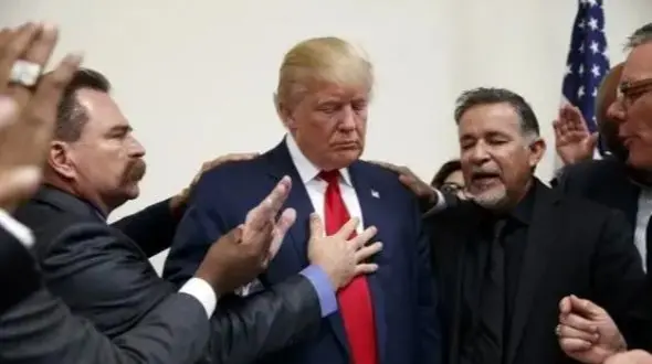 نظر دونالد ترامپ در مورد نماز و عبادت