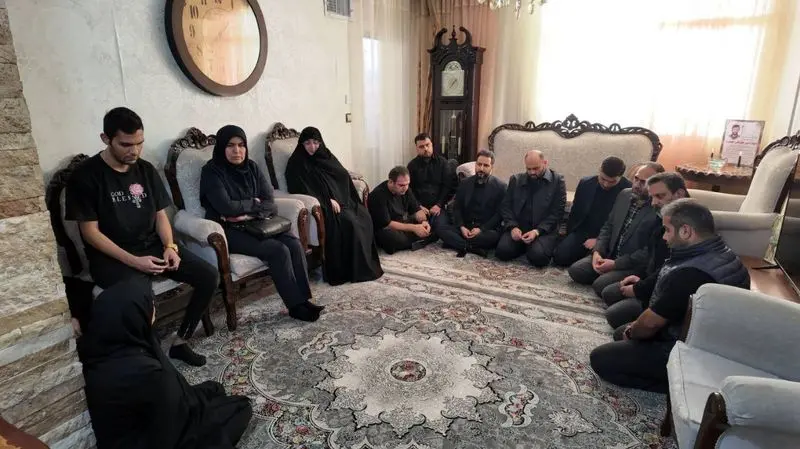 دلجویی هیأت اعزامی شهردار تهران از خانواده‌های پاکبانان جان‌باخته  (3)