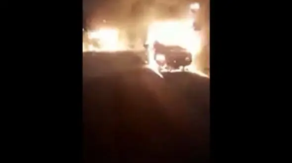فیلم صحنه زنده سوختن 7 تن در هرمزگان/ شب گذشته رخ داد