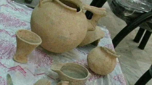 کشف اشیای تاریخی و فرهنگی ۳۰۰۰ساله در شهرستان خرمدره