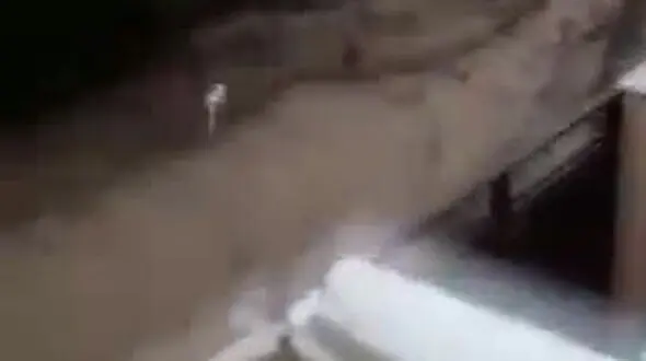 ‌صحنه هایی عجیب از سیل وحشتناک روستای غریب دوست ترکمانچای میانه