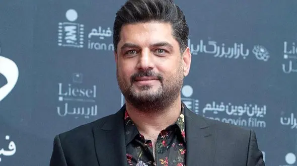  رقصیدن جلف سام درخشانی با شلوارک تنگ و کوتاه / همسر سام درخشانی از خجالت آب شد 