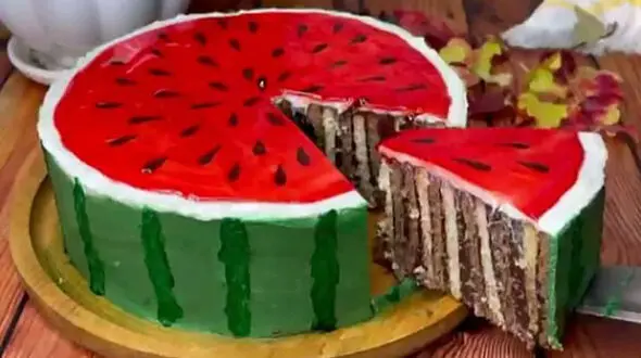 کیک یخچالی شب یلدا را به سادگی بپز + فیلم