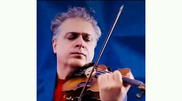 امیر مینوسپهر : موزیسین ها امنیت شغلی ندارند / در هر خانه ای باید یک ساز وجود داشته باشد + فیلم