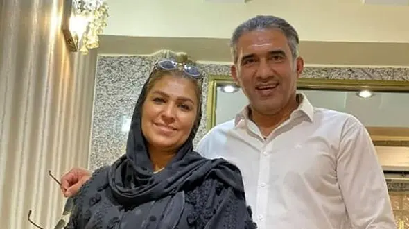 عکس / عاشقانه های احمدرضا عابدزاده و همسر خیلی جوانش در خارج !