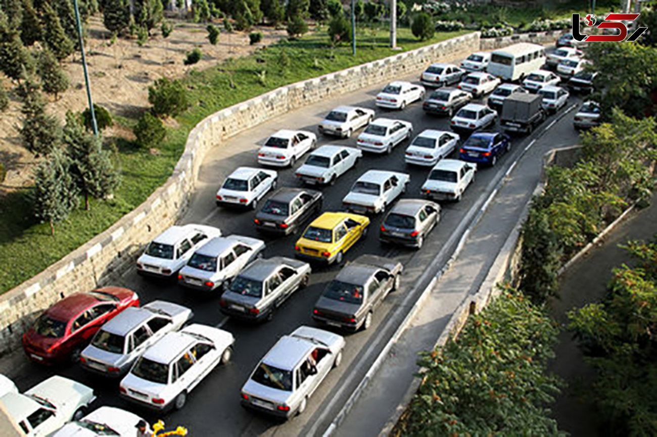ترافیک نیمه‌سنگین در آزادراه کرج_تهران/بارش باران در برخی محورهای گیلان و مازندران