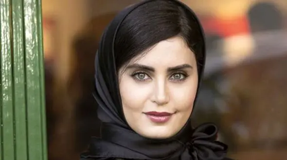 عکسی دیده نشده از الناز شاکردوست درحال بشور و بساب در خانه!