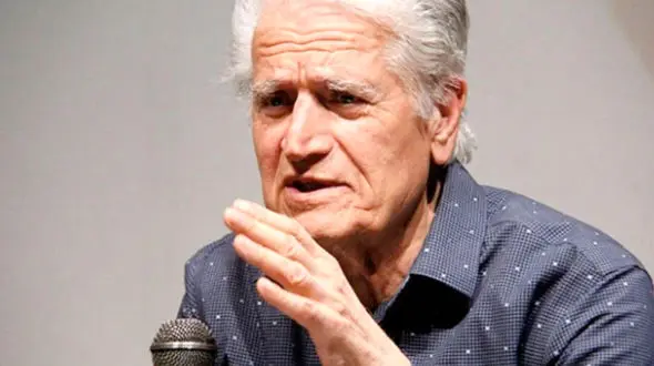 چرا بازگشت پیکر مرحوم پژمان به تعویق افتاد؟ مدیر دفتر موسیقی پاسخ داد