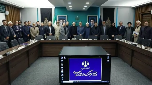 عارف: نگاه قیم مآبانه به مردم و اهل فرهنگ کنار گذاشته شود