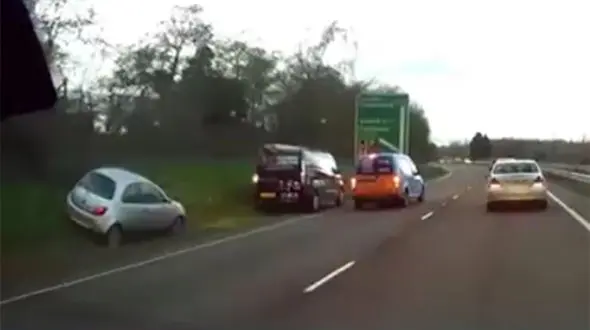 پسر 8 ساله مادر و خودش را از مرگ حتمی نجات داد+عکس
