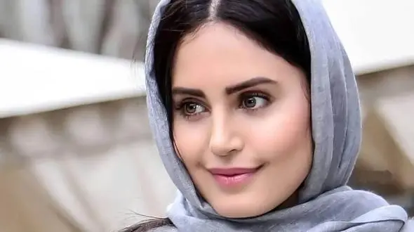 عکس ها /  نگاهی به دکوراسیون شیک و اشرافی الناز شاکر دوست/ از مبلمان لاکچری تا فرش ابریشمی و لوسترهای شاهانه !