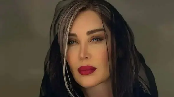 استایل شیک سارا منجزی‌ پور با کت مخملی / جدیدترین عکس همسر محمد علیزاده بعد از خداحافظی از بازیگری