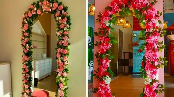 آینه با قاب گل مصنوعی؛ 15 ایده برای استایل کلاسیک و مدرن اتاق نشیمن