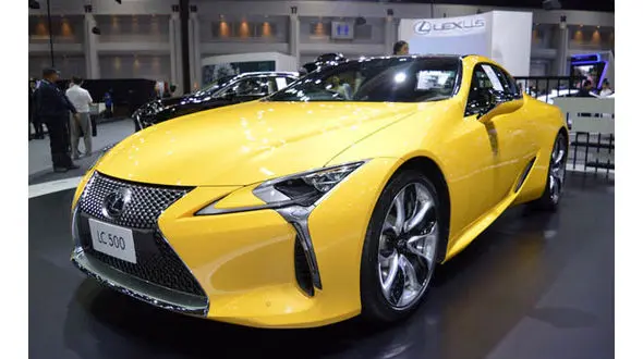 این لکسوس لاکچری راهی خیابان های تایلند شد