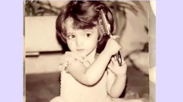 این کودک بامزه کدام خانم بازیگر جذاب سینما است؟ / با چشم هایش جادو می شوید!