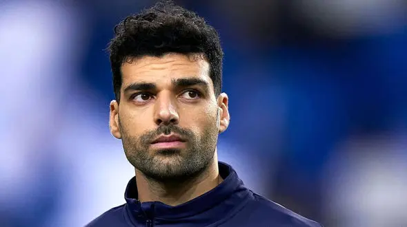 فیلم  جواب کوبنده مادر مهدی طارمی به دروغ پسرش درباره ازدواج ! / نوه ام هم به دنیا اومده !