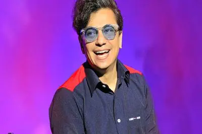 دانلود آهنگ محسن ابراهیم زاده / ورژن هوش مصنوعی آهنگ زیبای جاز زد به عشقمون که پشت پا زد