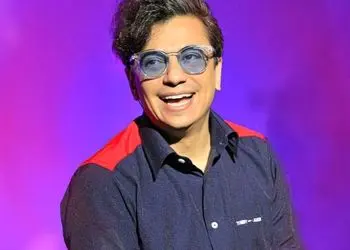 دانلود آهنگ محسن ابراهیم زاده / ورژن هوش مصنوعی آهنگ زیبای جاز زد به عشقمون که پشت پا زد