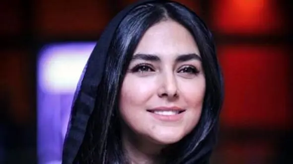 فیلم آواز باشکوه ؛ هدی زین العابدین در آهنگ سهراب پاکزاد ! / ﺗﺎ وﻗﺘﻰ ﻛﻪ ﻧﻔﺲ دارم ﻣﻴﺨﻮام ﺳﻠﻄﺎن ﻗﻠﺐ ﺗﻮ ﺑﻤﻮﻧﻢ + موزیک ویدیوی عاشقانه