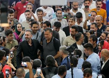فیلم/ مهدی کرباسیان: من رفته بودم بازار سنتی مراکش خرید کنم داشتن مغازه ها رو میبستن که یک پسر اومد وسط داد زد ایران و علی دایی همه اومدن باز کردن و...