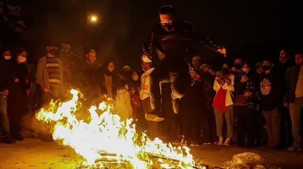 آماده باش آتش‌نشانی با ظرفیت ۴ برابری برای چهارشنبه سوری/ ادارات امروز زودتر تعطیل کنند