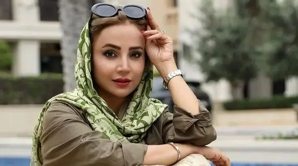 شب عاشقانه شبنم قلی خانی بازیگر خوش اخلاق ایرانی در یک رستوران مجلل/ مدل مانتو مزونی و ژاکاردش چقدر خاصه