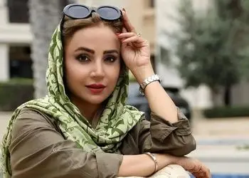 شب عاشقانه شبنم قلی خانی بازیگر خوش اخلاق ایرانی در یک رستوران مجلل/ مدل مانتو مزونی و ژاکاردش چقدر خاصه