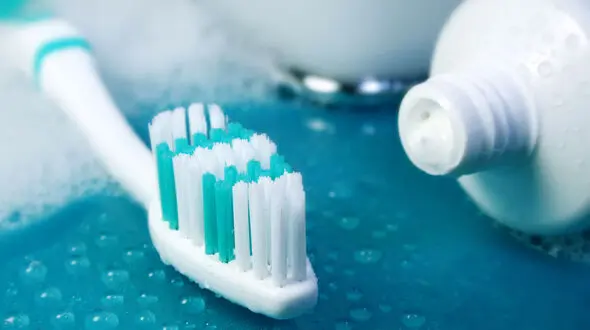 چرا باید قبل از مسواک زدن آن را خیس کرد؟