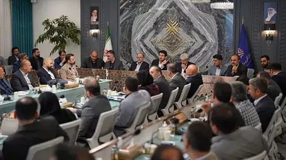 هم‌اندیشی مالیاتی با کارآفرینان؛ از سیستمی‌سازی ۹۶ درصدی تا جهش در استرداد مالیات