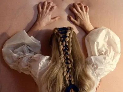 تحلیل و نقد داستان و شخصیت های فیلم «بلندی های بادگیر»