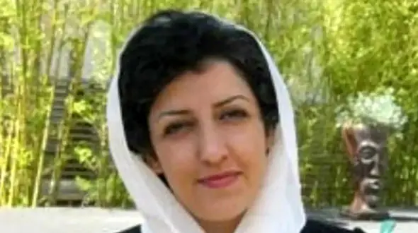 نرگس محمدی برای درمان به بیمارستانی در تهران منتقل شد