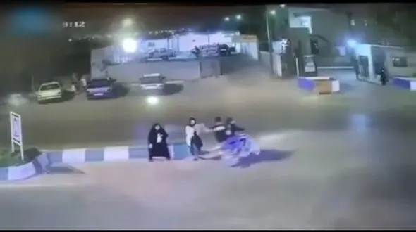 بلای هولناک سر دختر ماهشهری در خیابان + فیلم