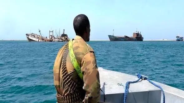 گروگان ایرانی از بند دزدان دریایی سومالی آزاد شد / محمد شریف پناهنده حال وخیمی دارد