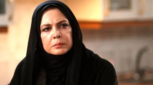  امروز یک عکس عجیب از بیتا فرهی و دخترش و این مرد جوان رو شد+ تصویر 