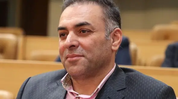 حدود ۵ درصد فعالان صنف پارچه فروشان در جنگ  از بازار خارج شدند/ وقتی کارفرما برای حفظ کارگر خانه می‌فروشد؛ روایت یک صنف زیر فشار رکود