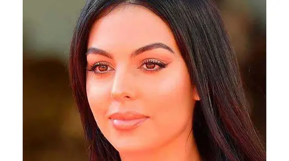 تصاویر/ وقتی نامزد جنجالی کریس رونالدو فروشنده لباس بود!