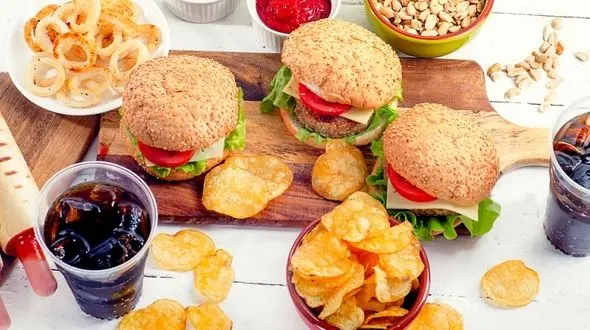 مواد غذایی پیرکننده را بشناسید