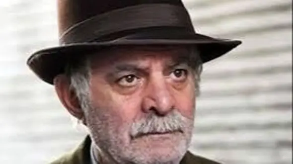 فیلم /سیروس گرجستانی: تو بچگیم بابام تنهام گذاشت رفت ...  ناپدری داشتم ... با اولین حقوقم رفتم بابامو پیدا کنم ... هنوز اون حقوقم پیشمه چون ...