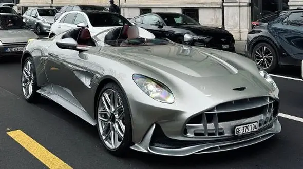 تصاویر / کمیاب‌ترین سوپراسپرت جهان رونمایی شد: آستون مارتین DBR22 بی‌رقیب