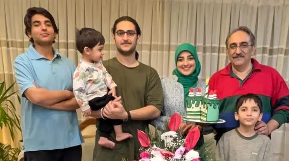 ویدئو/ اشک‌های جگرسوز ستاره سادات قطبی برای پسرش که  به خاطر طلاق 6 سال ازش دور بود/ مامان تو نبودی خودم به خودم املا میگفتم، بابا با کتاب زد تو سرم که تو هیچی نمیشی!