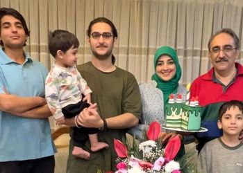 ویدئو/ اشک‌های جگرسوز ستاره سادات قطبی برای پسرش که  به خاطر طلاق 6 سال ازش دور بود/ مامان تو نبودی خودم به خودم املا میگفتم، بابا با کتاب زد تو سرم که تو هیچی نمیشی!