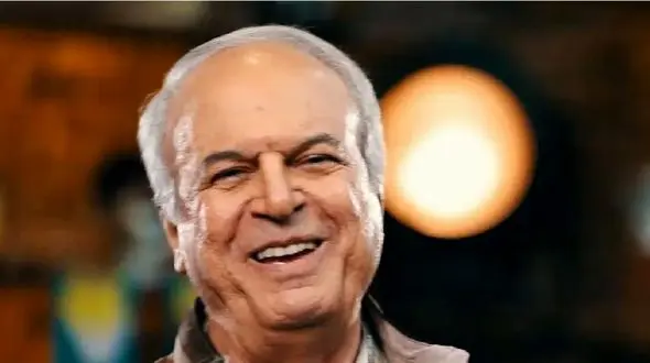 فیلم آواز شاد رضا نیکخواه  ! / ببینید با خواندن آهنگ رشتی آو آو آو صادق بوقی چه گرد و خاکی کرد 
 !  / همزمان می رقصه !