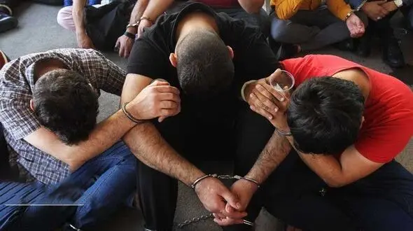 دستگیری سارقان ام وی ام سوار / رنگ این خودرو  بالاشهر تهران تابلو بود