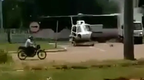 فیلم هولناک از لحظه برخورد 2 کامیون و یک هلیکوپتر