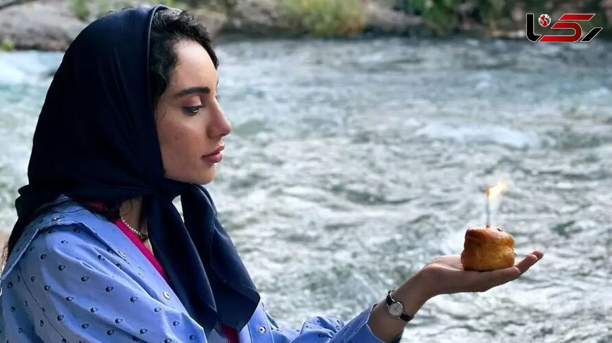 عکس/ خانه باغ زیبای ترلان پروانه، محبوبه سریال «بامداد خمار»، به سبک روستیک یا روستایی با دیوارهایی از جنس نی خیزران و گلدان‌های بزرگ سفالی