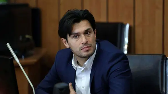 دقیقی: با وجود واکسن خودم و خانواده‌ام به کرونا مبتلا شدیم + فیلم