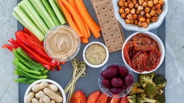 نقش میان وعده ها در کاهش کلسترول